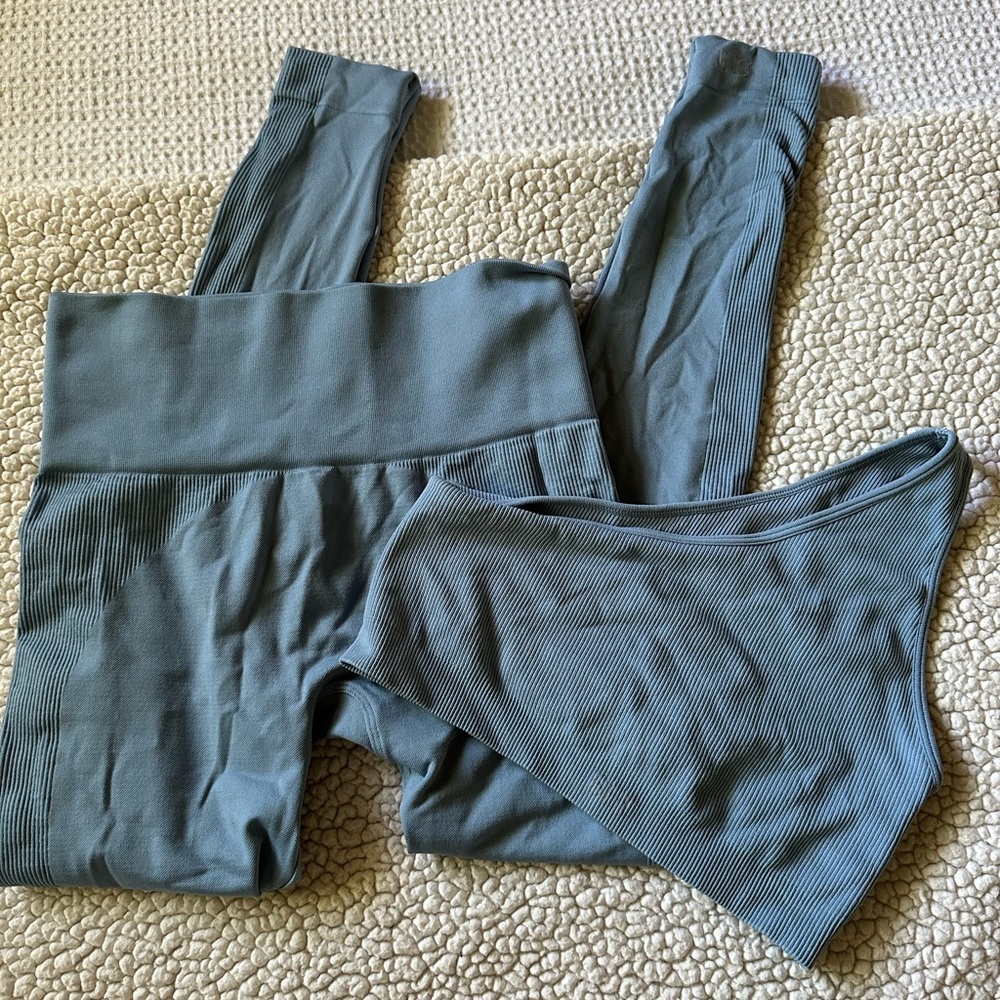 Set active two piece workout set